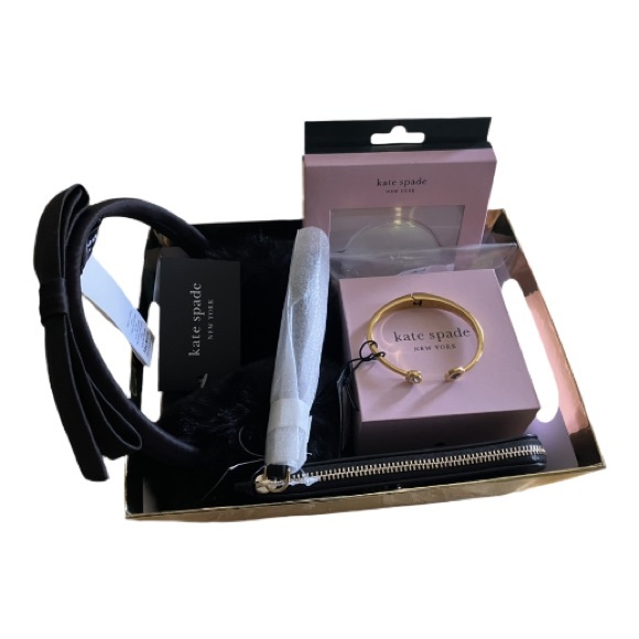 Kate Spade 5 Piece Gift Set - Picture 2 of 8